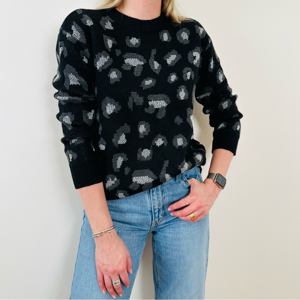 New Kendall + Kylie black knit silver abstract leopard print crew neck sweater - Picture 3 of 8